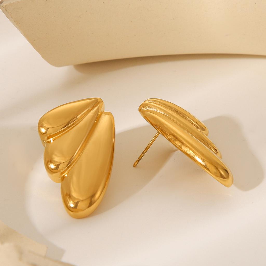 Stainless steel wing stud earrings, light luxury high-end style, 18k gold earrings, titanium steel, non-fading, versatile