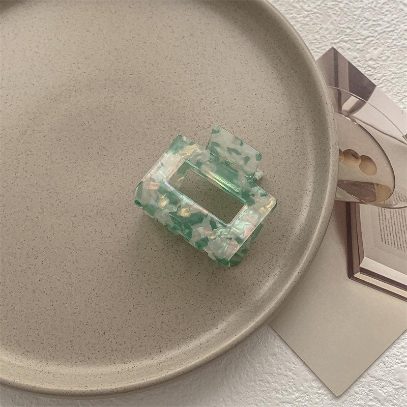 Korean Imitation Acetate High-End Shark Hair Clip - Elegant Hair Accessory for Stylish Looks