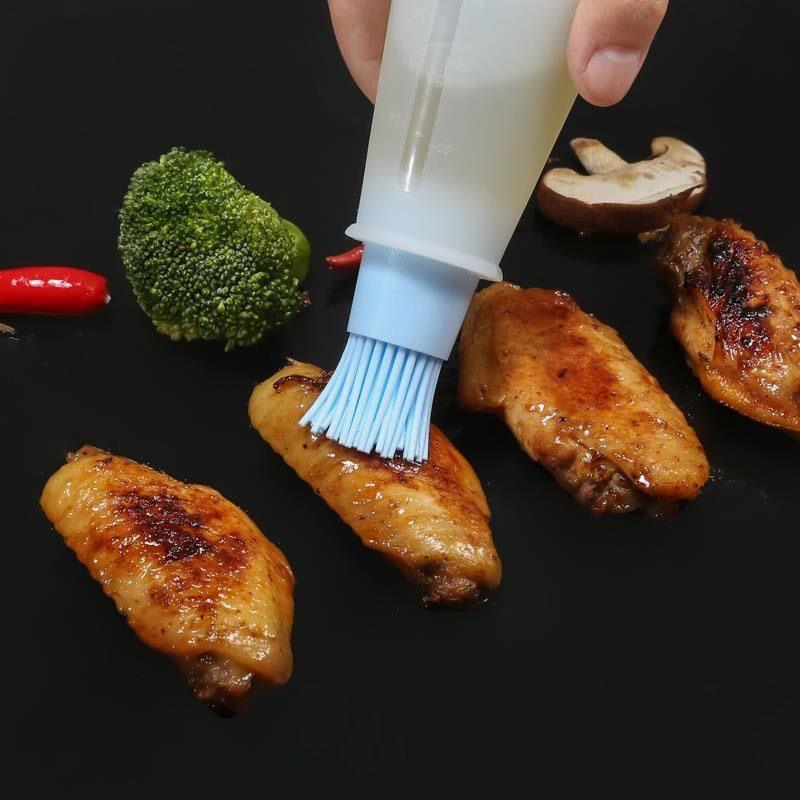 Silicone Heat-resistant Food Grade Kitchen Baking Oil Dispenser With Small Brush Kitchen Baking Tools
