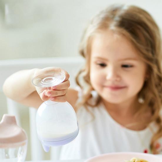 150 ml Baby Vinglass Lettgrep Håndtak Silikondeksel Vinglass Drikkekrus Sølesikker Lærekopp med Luftventilert Lokk Plastkopp