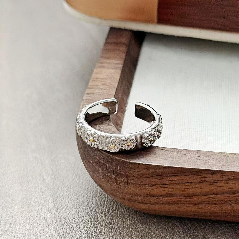 

Heavy Industry Two-Color Flower Zircon Medieval Vintage Open Ring Light Luxury Niche High-End Feeling Stacked Ring Woman Adjustable opening