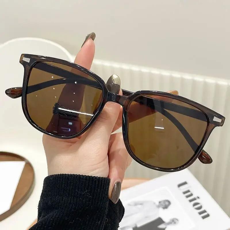 Trendy Square Sunglasses for Women Classic Vintage Retro UV400 Eye Protection Riding Sun Eyeglasses Men Latest Trend Outdoor Use Driving Glasses
