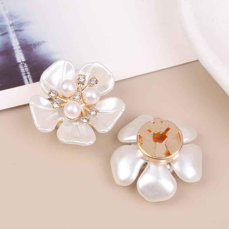 2pcs Shirt Button Covers Floral Buttons Seamless Sewing Clip Decorative Shirts Dresses Fashion Button Clips Clothing Accessory