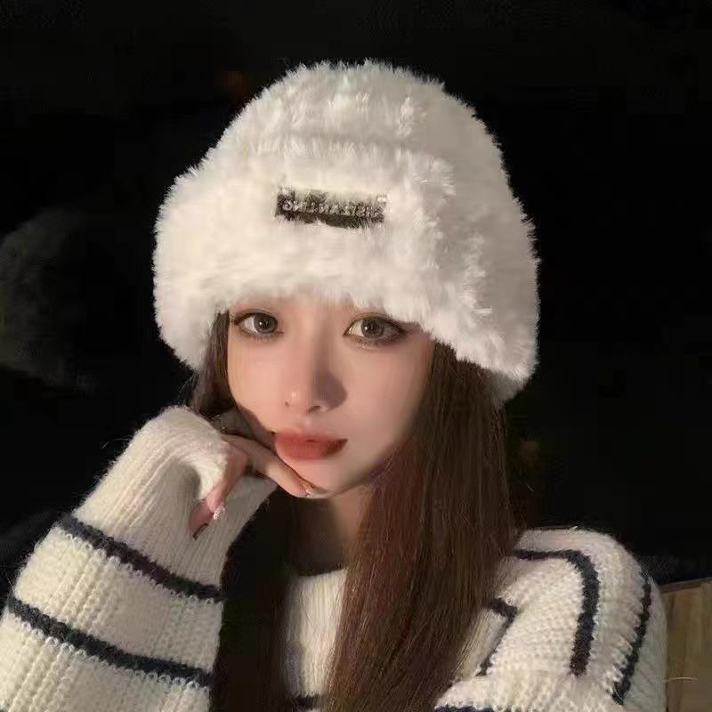 Wool Hat Autumn and Winter Women's Versatile Knitted Bag Head Shows a Small Face and Keeps Warm, White Plush Plush Cold Hat Big Head Circumference