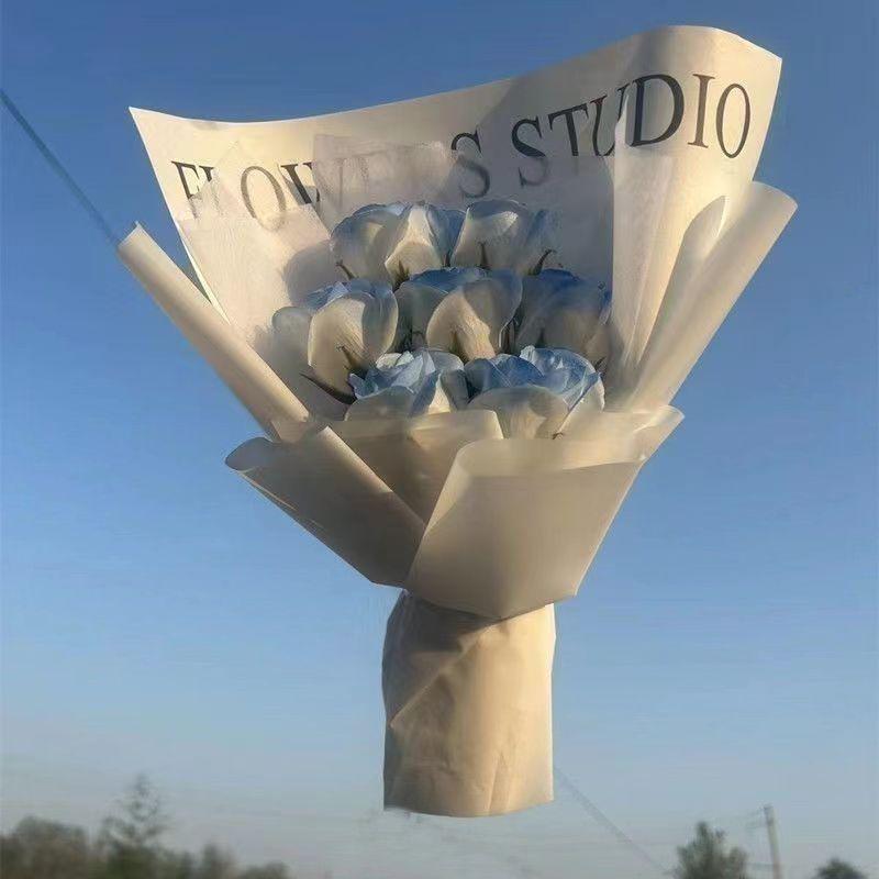 Rauchpflaumen-Seife & Konserviertes Rosenstrauß Geschenk für Valentinstag oder Geburtstag beige
