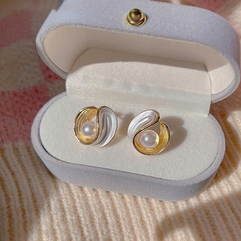 

Элегантные женские серьги-пусеты с жемчугом для женщин, барочные, геометрические, корейские, свадебные серьги-пусеты, ювелирные изделия