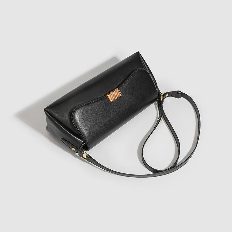 Large Capacity New Trendy and Fashionable Women's Crossbody Bag Niche Autumn and Winter Single Shoulder Armpit Bag Black