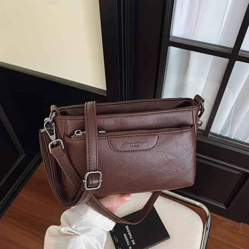 Bag Women's Large Capacity 2025 New Autumn and Winter Versatile Messenger Bag One Shoulder Underarm Bag Commuter Mother and Child Small Square Bag