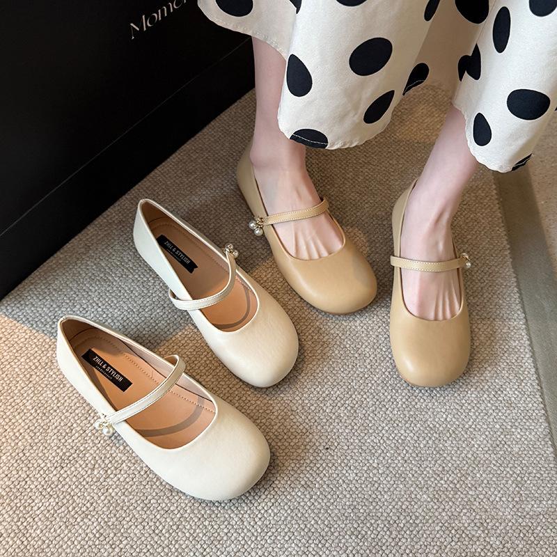 708-3 Spring temperament flat shoes one-word belt design versatile Mary Jane shoes fattened and widened large size women's shoes