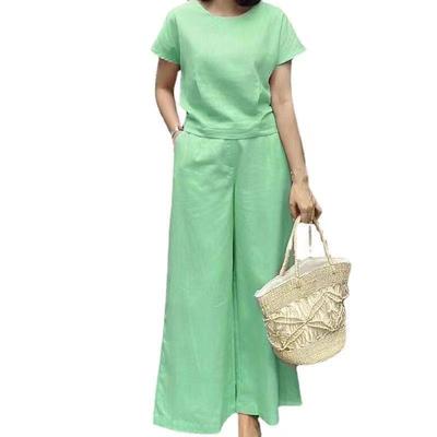 Plus Size Casual Two-Piece Set: Fashionable Short-Sleeved Women's Outfit