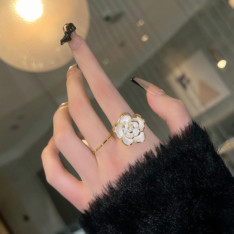 French Retro Niche Design Camellia Index Finger Flower Ring Women'S Light Luxury Exquisite High Temperament Fashion Personality
