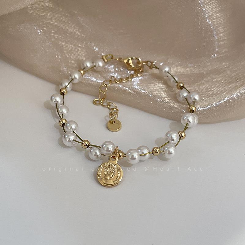Retro Baroque Imitation Pearl Portrait Bracelet Female Niche Design Sense Hand String Couple Personality Temperament Hand Accessories