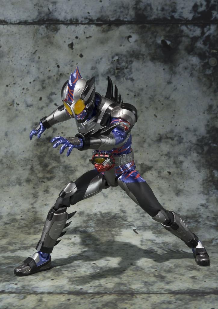 TAMASHII NATIONS Kamen Rider Amazonky Amazon Neo přibližně 150 mm malovaná pohyblivá figurka SHFiguarts ABS&PVC