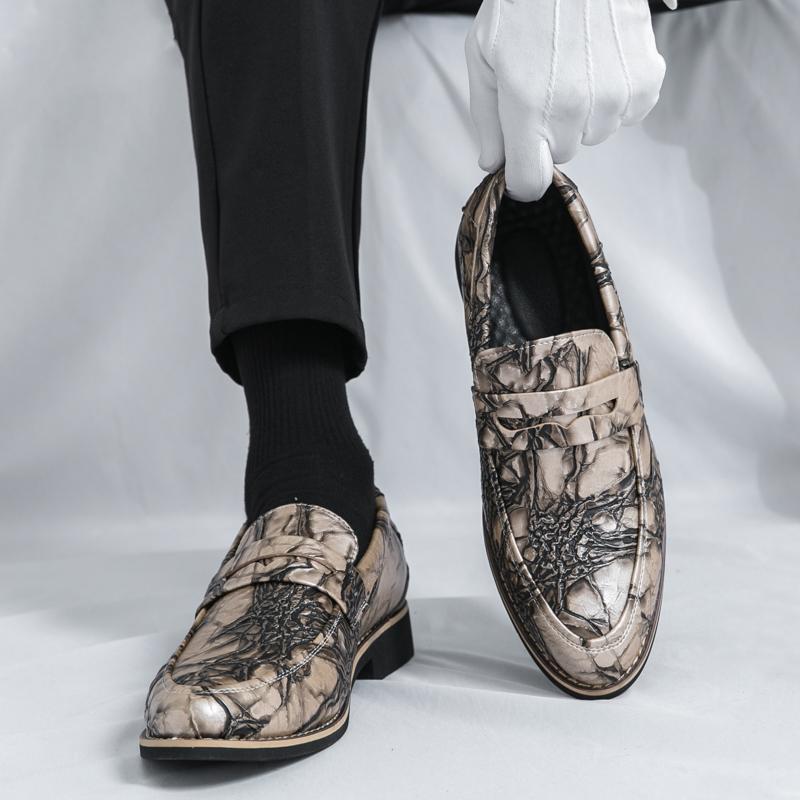 Fashion Classic Men Business Loafers Black Gold Men Casual One-foot Comfortable  Fashionable Small Leather Shoes Social Shoes Size 38-46