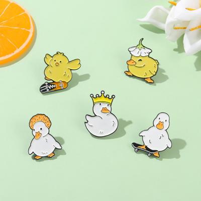 Broche de Dibujos Animados Lindo Broche de Pato Blanco/Amarillo Pines de Aleación Elegantes Accesorios de Disfraz Divertido Broche de Esmalte de Animal Insignia para Bolso Solapa Joyería Regalo