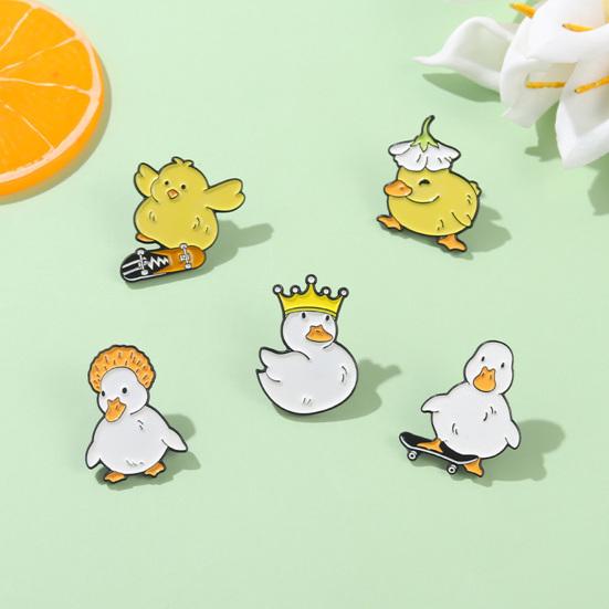 Cartoon Brooch Cute White/Yellow Duck Brooch Alloy Pins Elegant Costume Accessories Funny Animal Enamel Brooch Pin Bag Lapel Badge Jewelry Gift
