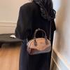 Premium sense retro contrasting color portable bowling bag women 2025 new trendy shoulder bag versatile messenger bag