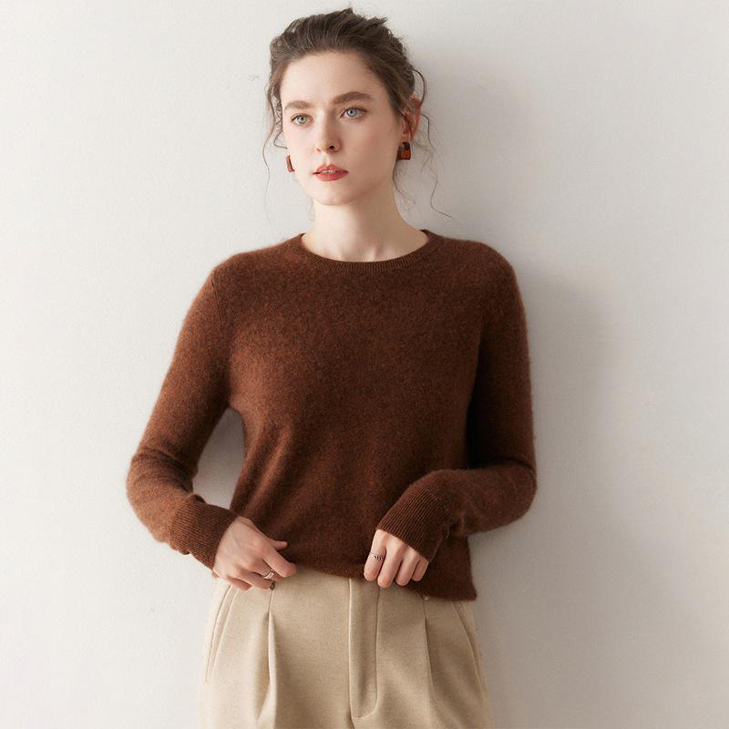 Women's Soft Cashmere Sweater: 2025 Autumn/Winter Round Neck Knit, Solid Color, Versatile Base Layer