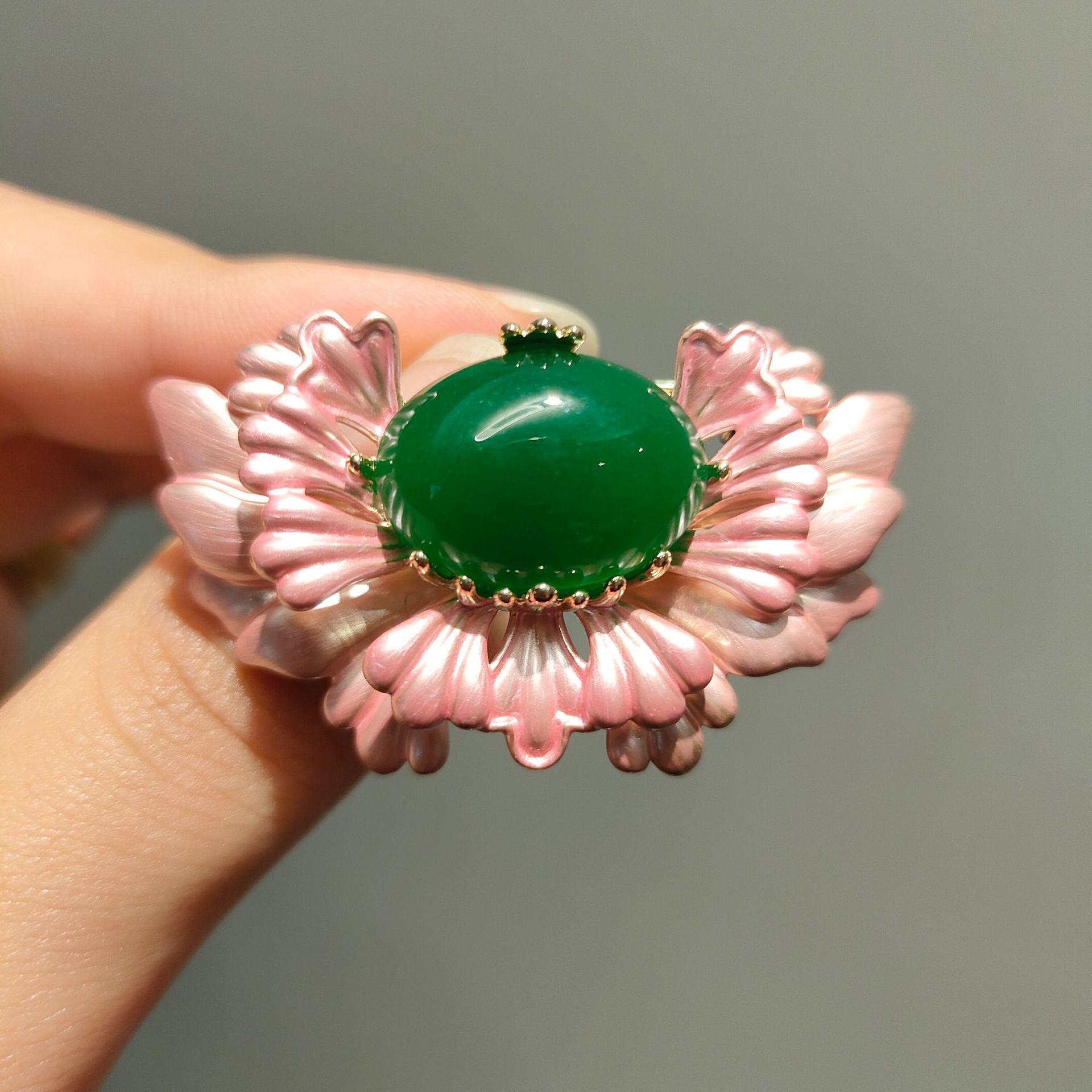 Bo Xin Yun Elegant Begonia Flower Brooch with Enamel & Emerald Agate