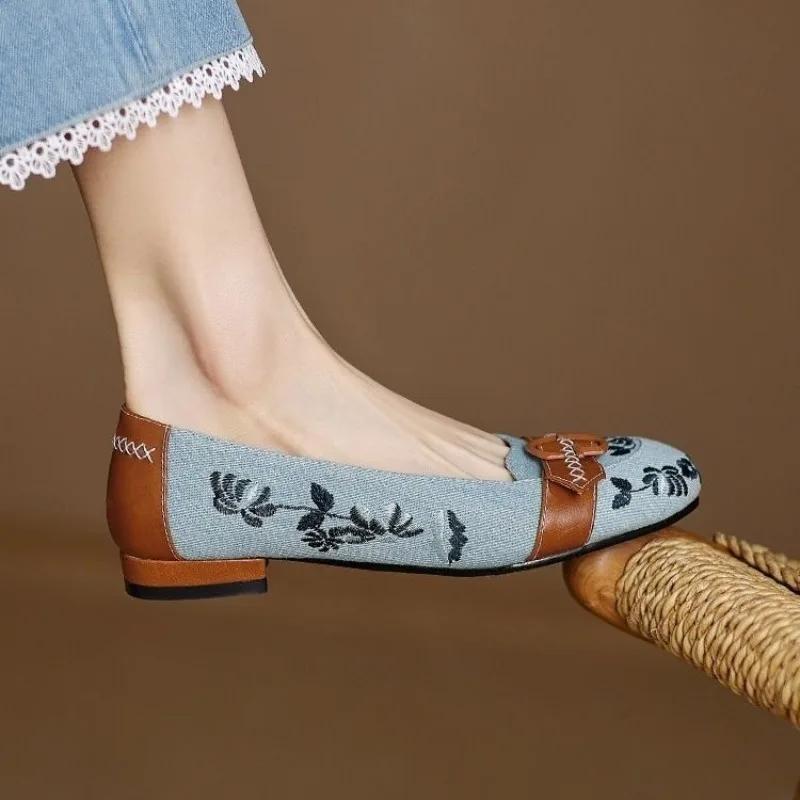 Embroidered Retro Round Toe Shallow Mouth Single Shoes Women's Colorblock Versatile Casual Embroidered Slip-On Flats