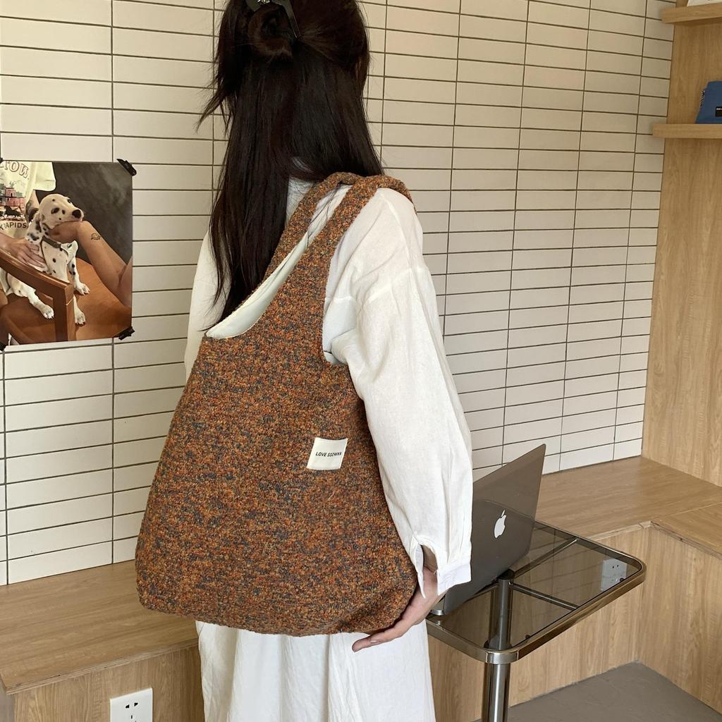 Dámská vlněná taška přes rameno Harajuku univerzální velkokapacitní vintage vesta