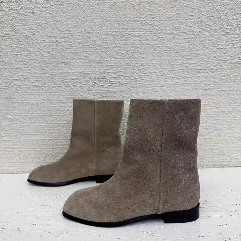 

Точечная версия~ 2025 новая корейская версия высококачественных замшевых коротких ковбойских сапог женские на плоской подошве супермягкие осенне-зимние одинарные сапоги 40