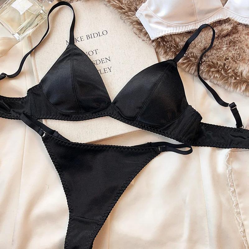 Set intimo estivo da donna, reggiseno senza ferretto con coppa triangolare in seta sexy, bralette francese, reggiseno e perizoma senza cuciture