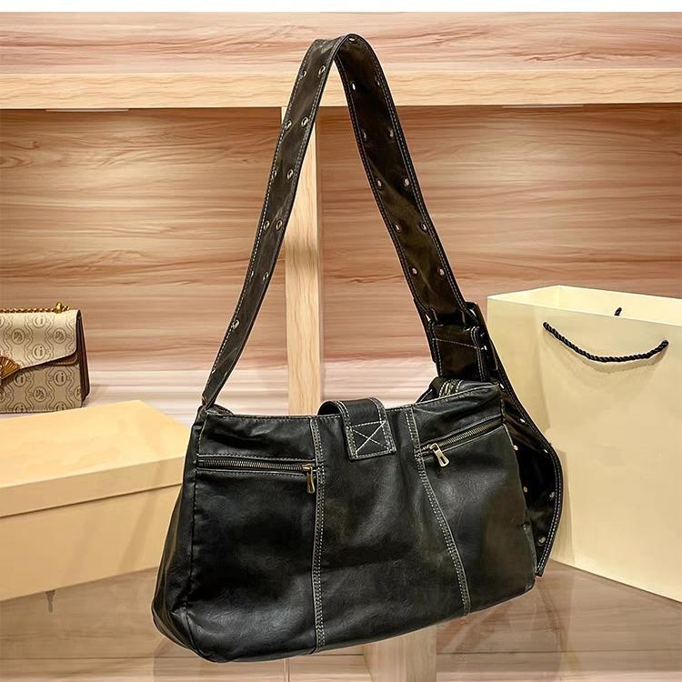 Vintage kožená taška přes rameno pro ženy, opotřebovaná motocyklistická taška s širokým popruhem, velkoobjemová taška