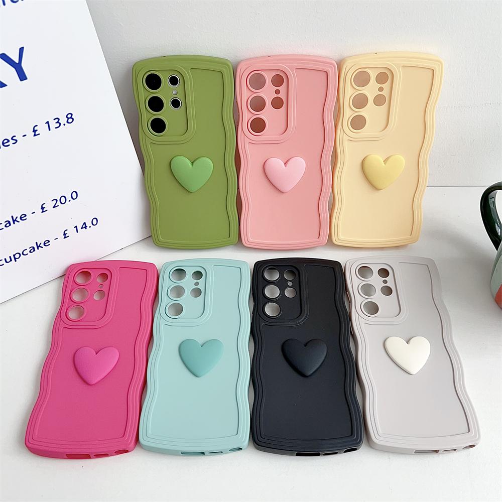 Jednobarevný měkký silikonový kryt pro Samsung Galaxy S24 S23 Ultra S22 S23 S21FE A53 A55 A35 A32 A05 A52 A34 s 3D srdíčkem a vlnitým rámečkem