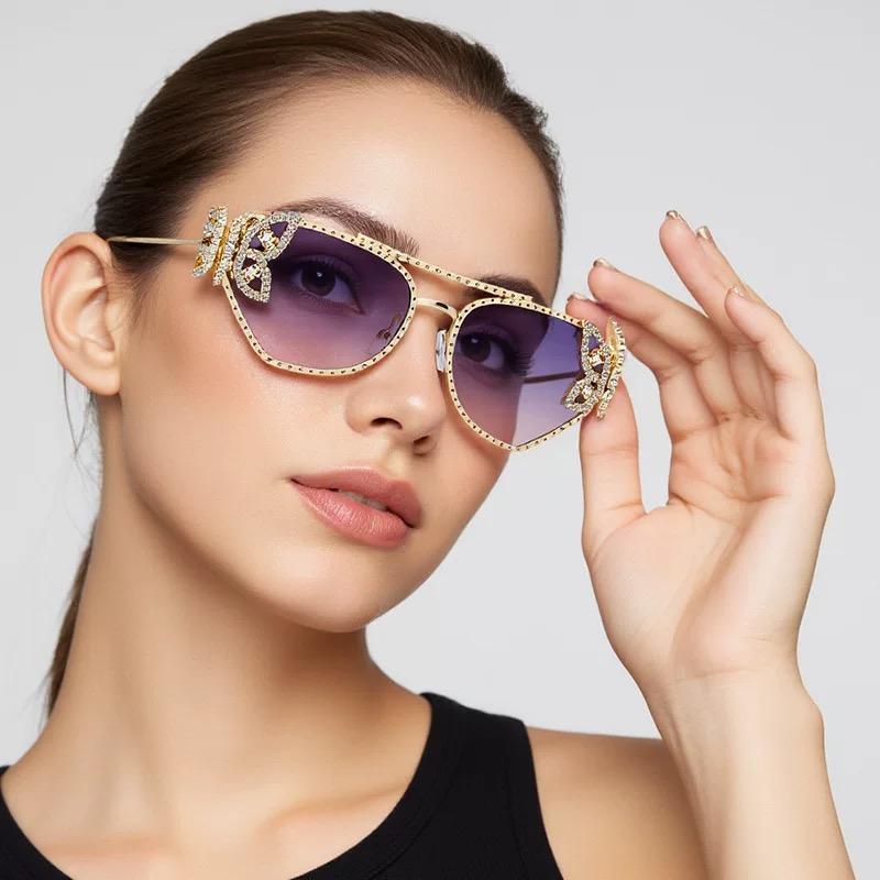 Occhiali da Sole a Forma di Farfalla in Cristallo di Diamante di Lusso Donna Per Uomo Marca Popolare Designer Vintage Occhiali da Sole Punk Montatura Grande Occhiale