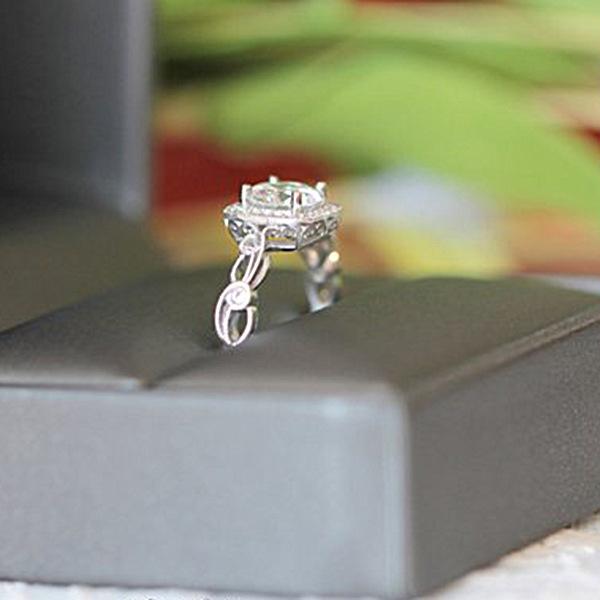 Ball Flower Vine Gorgeous Chinese Style Female Imitation Diamond Ring Marriage Proposal Group Inlaid Square Stone Carat Ring