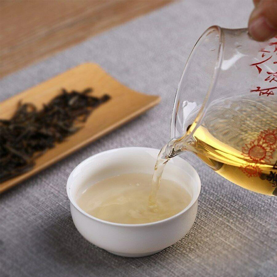 Top Lao Tong Zhi 9948 Raw Pu-erh Tea Haiwan Old Comrade Shen Puer Tea Cake 357g