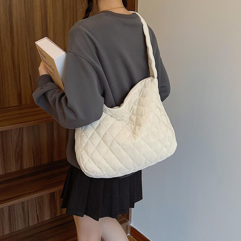 Stylish Casual Large Capacity Tote Bucket Bag For College Students In Fashionable Colors