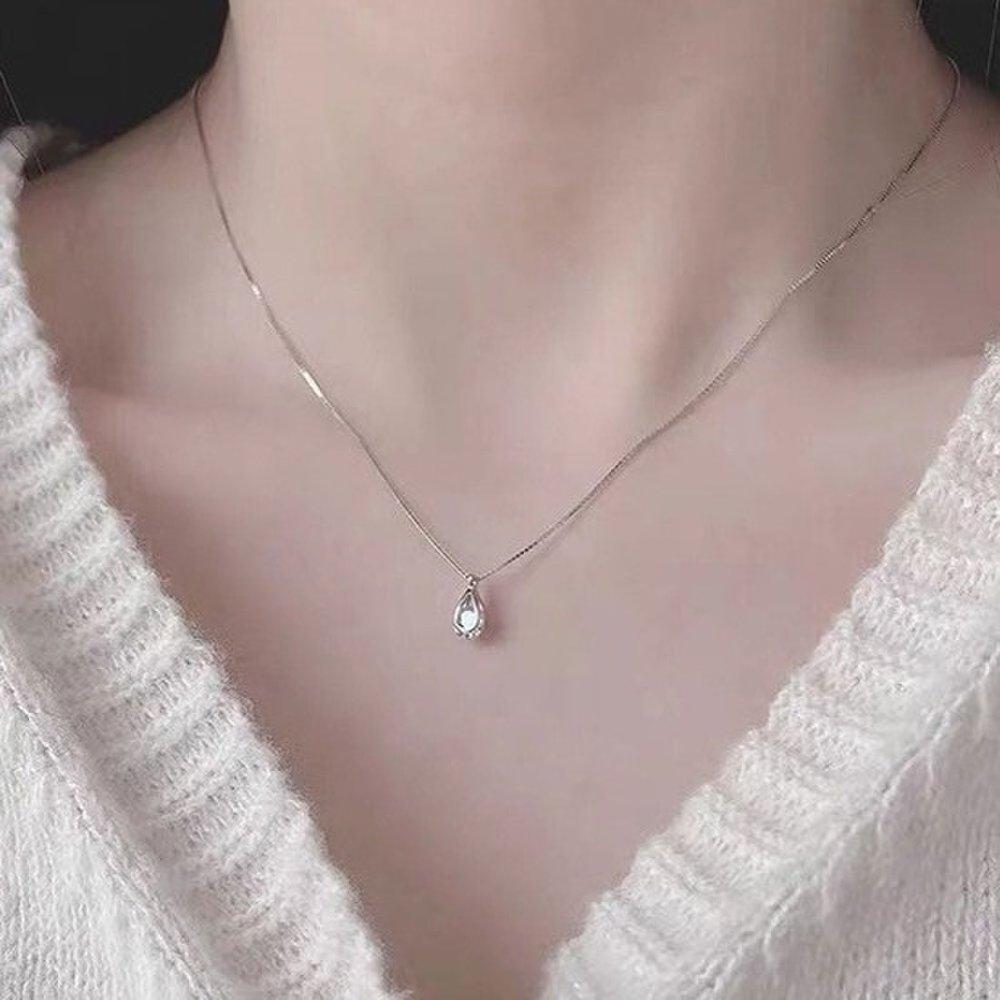 Women's Simple Water Drop Pendant Thin String Silver Necklace Water Drop Necklace Water Drop Pendant Daily Necklace