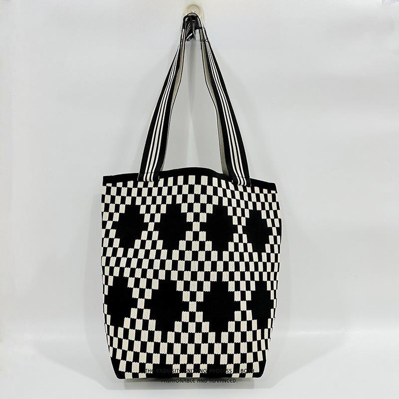 

Сумка через плечо с ромбовидной решеткой: Модная, универсальная и вместительная сумка для шопинга и поездок на работу