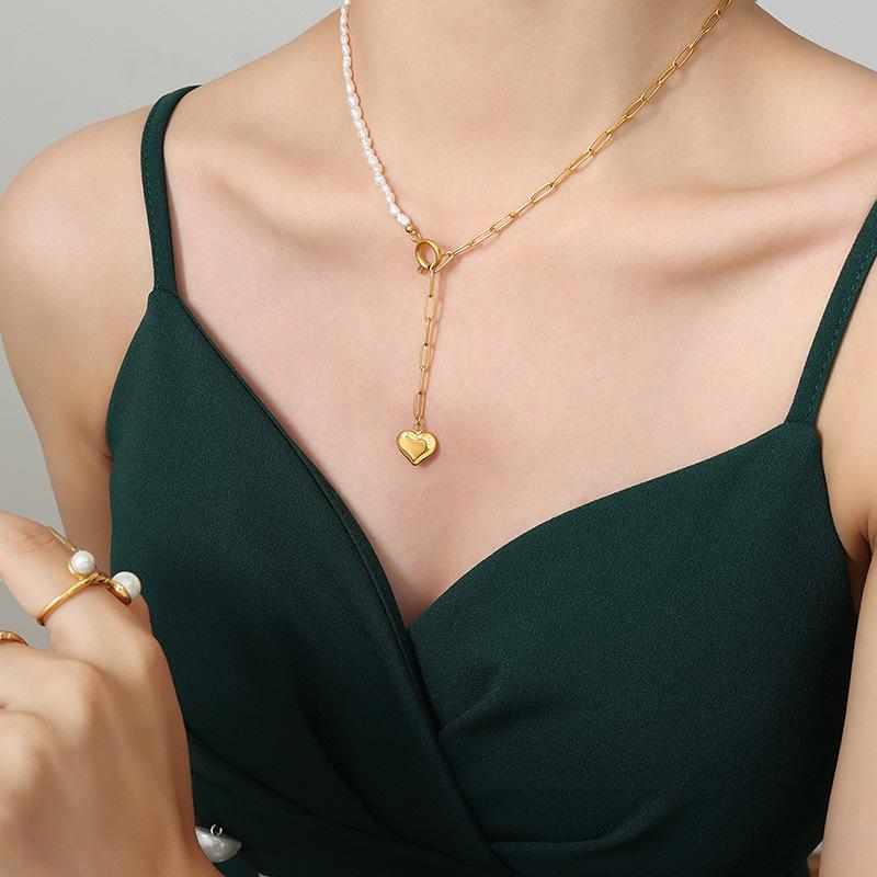 Elegant Heart Pendant Necklace with Natural Freshwater Pearl and Clavicle Chain