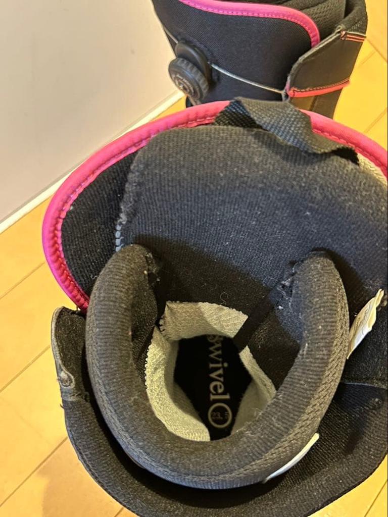 [USED] Swivel Women's Snowboard Boots Black/Pink