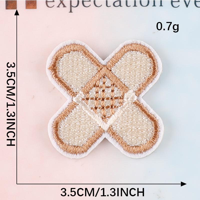 

Вышитая этикетка Мультяшная нашивка Аксессуары Самоклеящийся лейкопластырь Значок Аксессуары для одежды Вышитая наклейка на ткань 2 hot melt adhesive