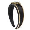 Hairband Chain with Dazzling Flowers and Wide Edge Hairband, An Elegant and Exquisite Accessory for High-class Ladies.