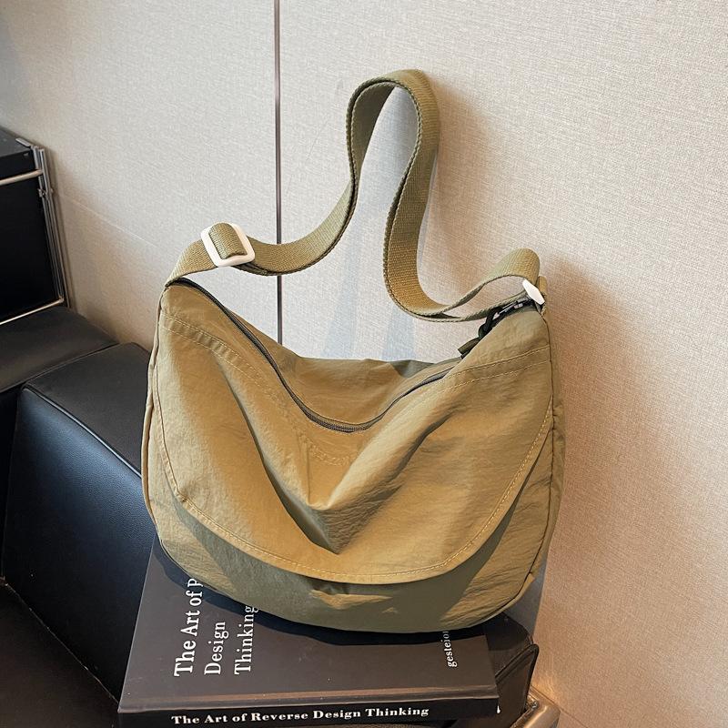 

Lazy And Relaxed Bag Women S Casual And Light Travel Shoulder Bag Large Capacity Messenger Dumpling Bag зелений