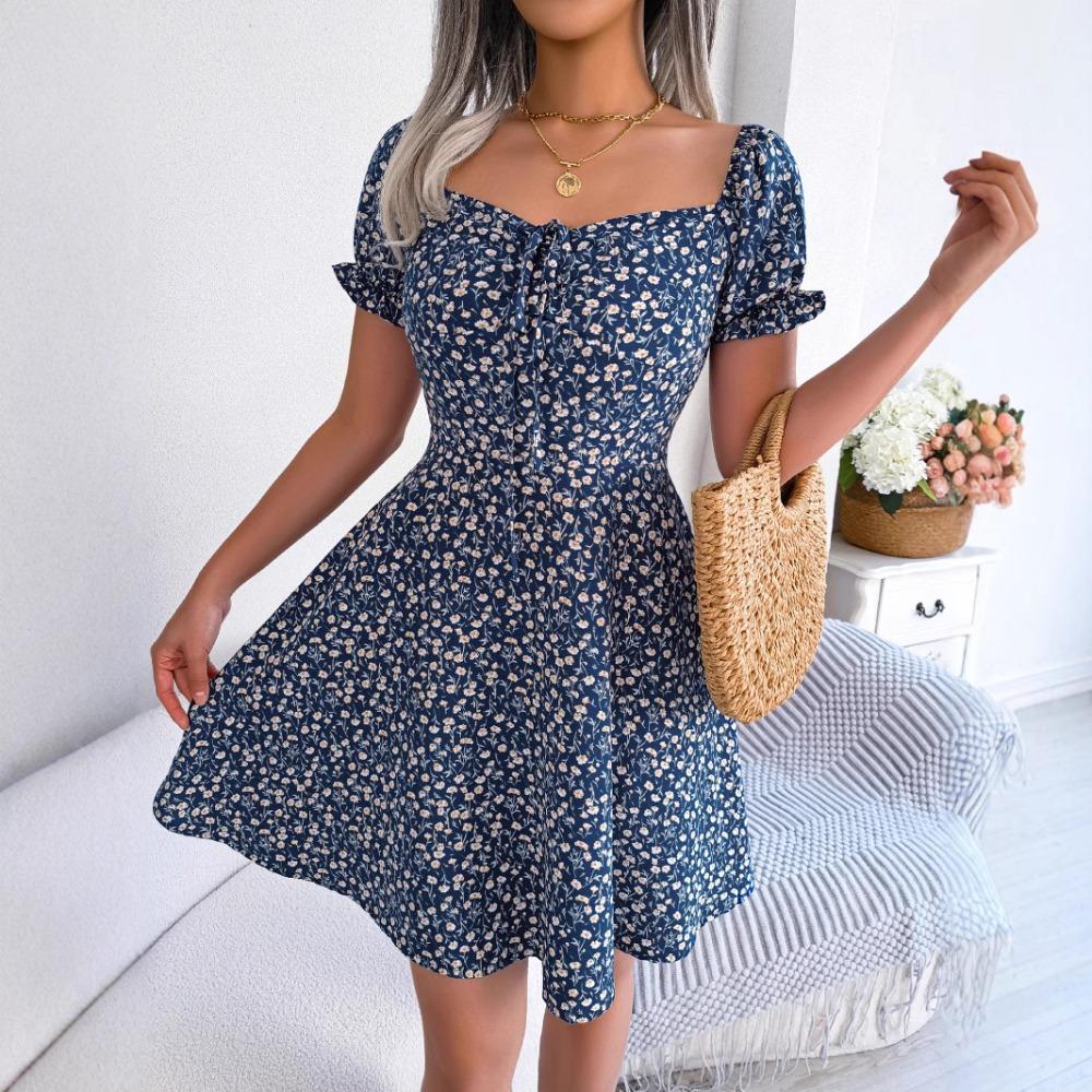 Dámské ležérní květované swingové šaty s rozšířenými rukávy a stahovací šňůrkou