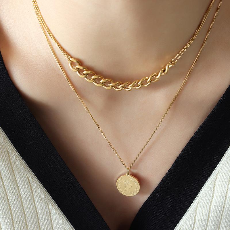 European-American Fashion Hip Hop Gold-Plated Irregular Queen Pendant Necklace