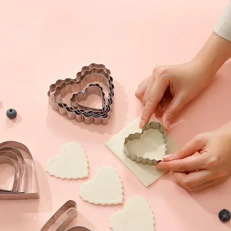 Love Heart Stainless Steel Cookie Cutter Mould DIY Wave Heart Shape Biscuit Mold Fondant Pastry Cake Decorating Baking Tool