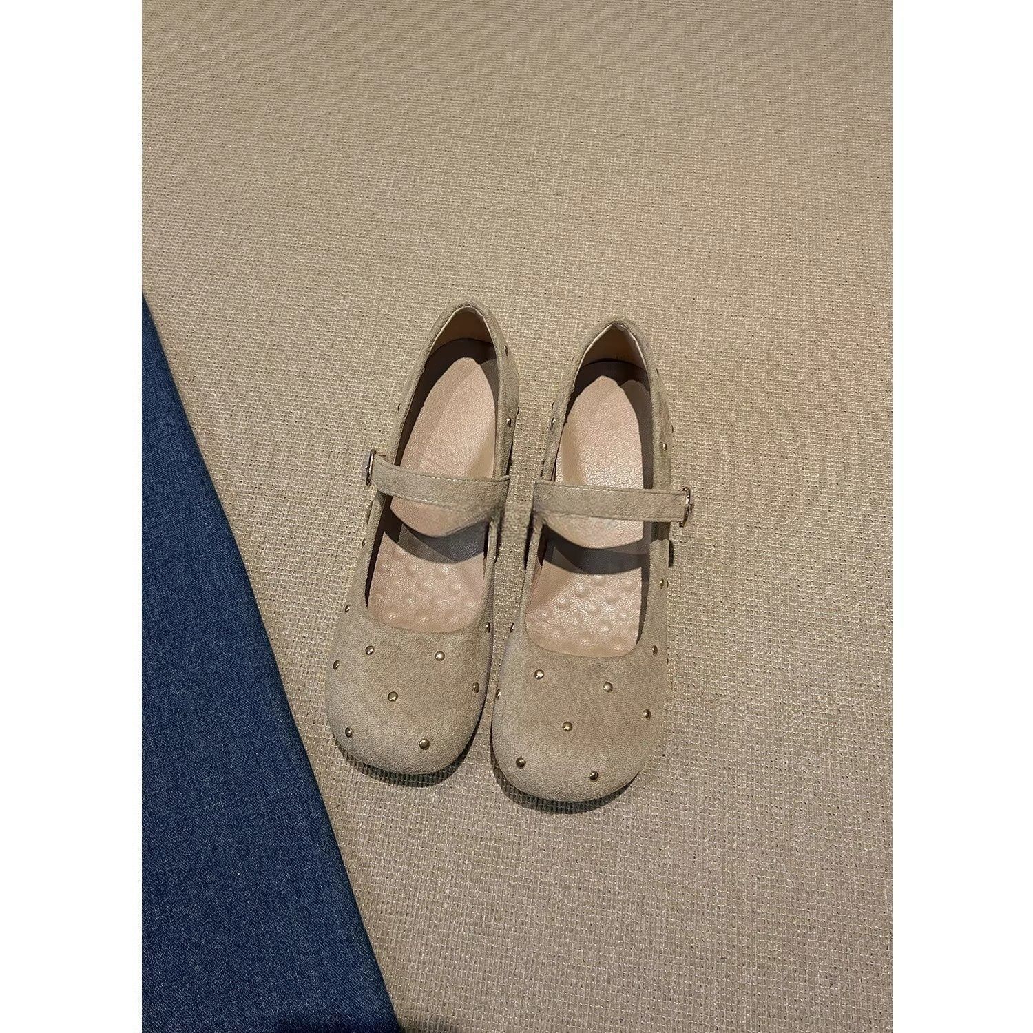 

2025 лето новые туфли Мэри Джейн на скрытой платформе 7 см, ретро заклепки, универсальные удобные повседневные туфли 40 абрикосовый