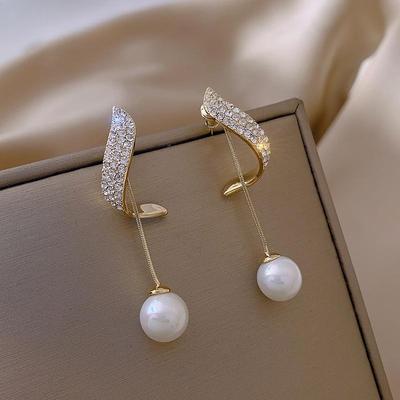 1 paire de boucles d'oreilles élégantes en Imitation de perles pour femmes, boucles d'oreilles en cristal à longue frange délicate