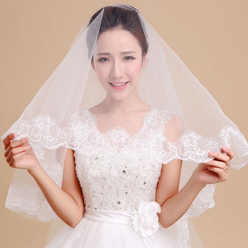 Romantic Short Wedding Veil Single Layer Lace Bridal Accessory Soft Tulle Veil for Destination Wedding Brides