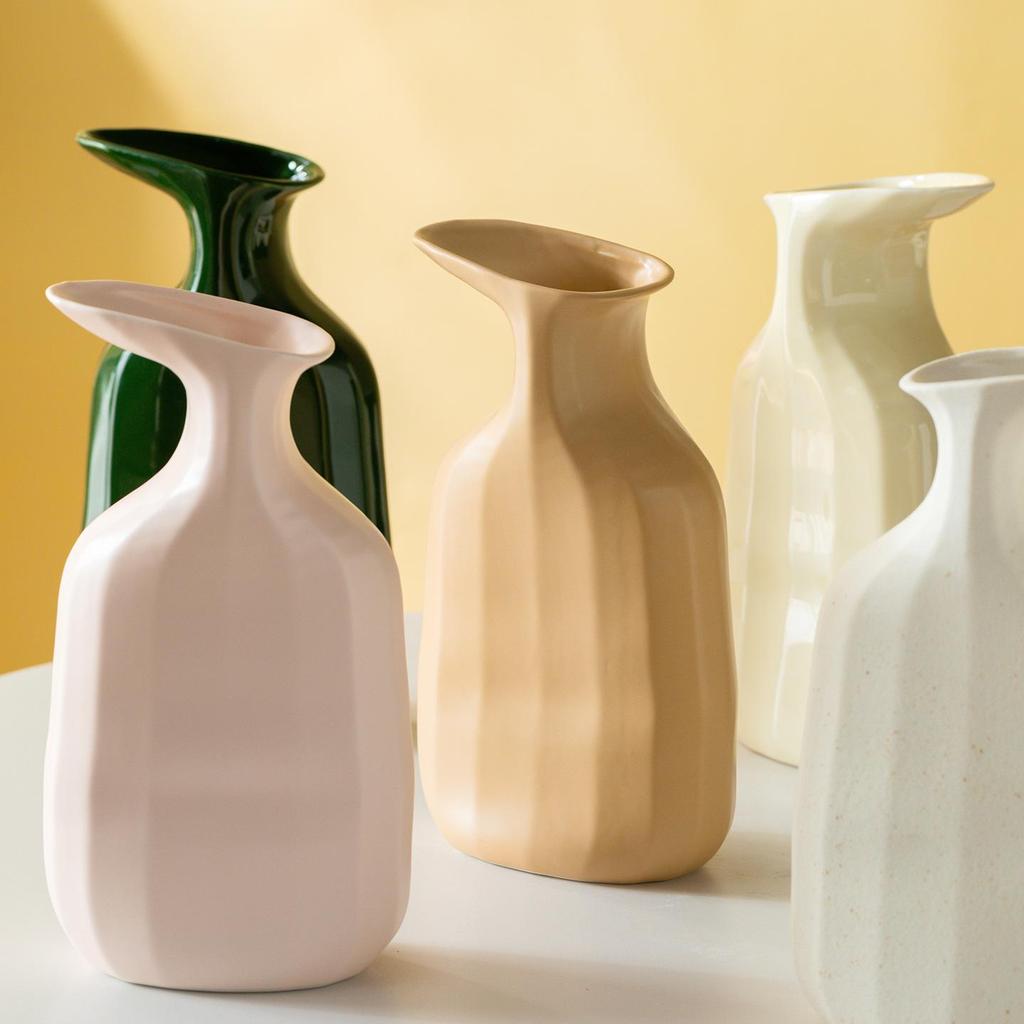 Nordic Ceramic Vase for Dried Flowers: Desktop Home Decoration for Living Room