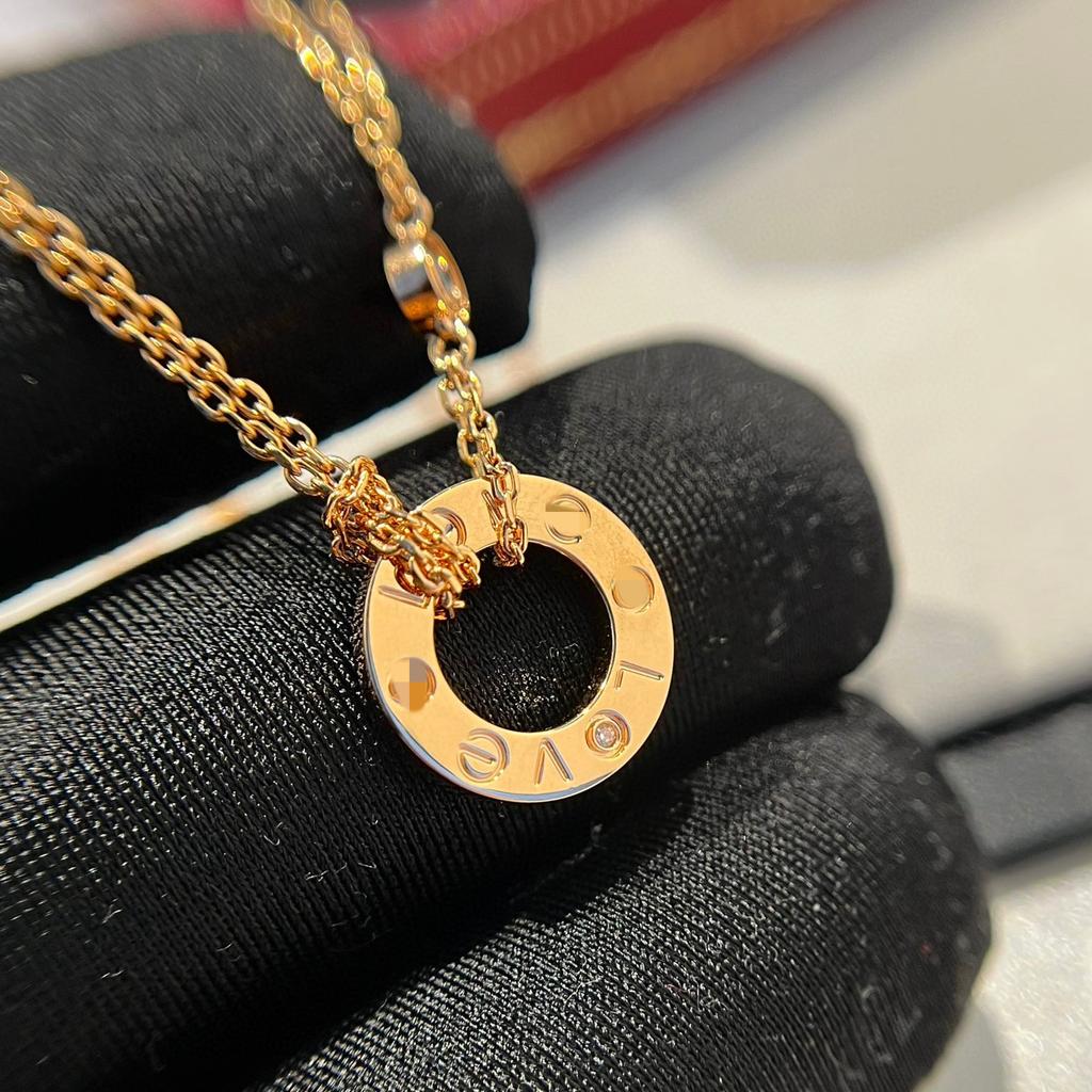 High Version V Gold Love Series Necklace Thick Plated 18K Diamond Round Cake Round Necklace LLOVE Pendant Collarbone Chain