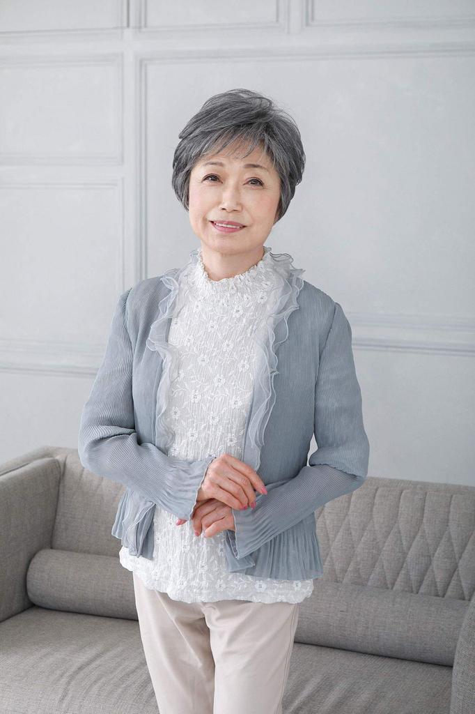 All-in-one wig for ladies, minimum short length, heat-resistant dark gray hair