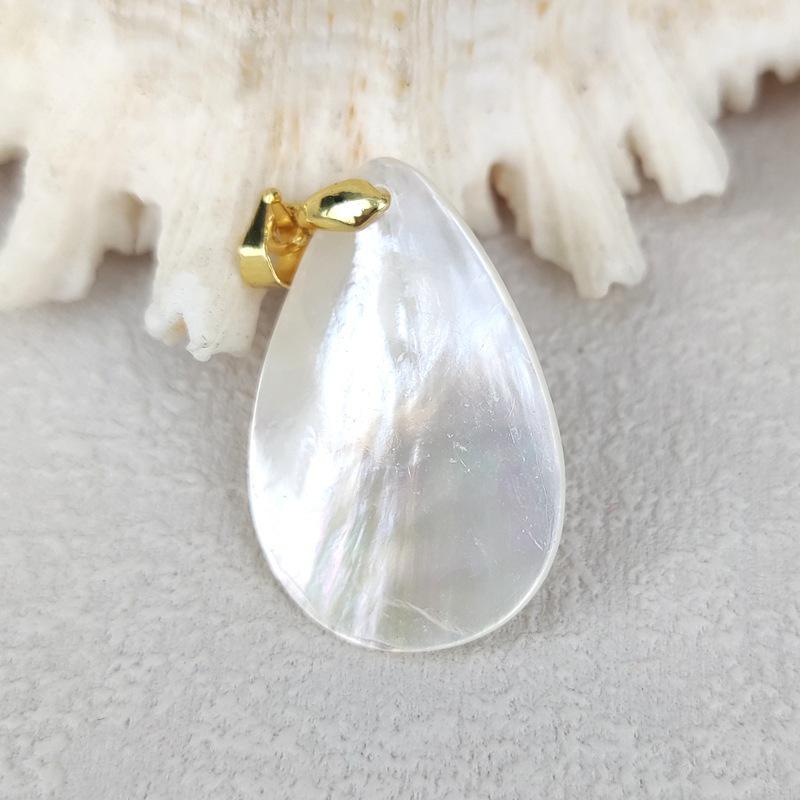 Natural Seashell Leaf Clavicle Chain with Camellia Pendant